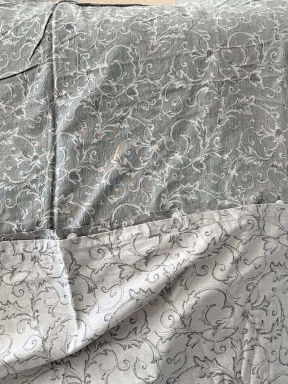Yves Delorme Gaura Grey F/Q Reversible Duvet Cover Set. $700